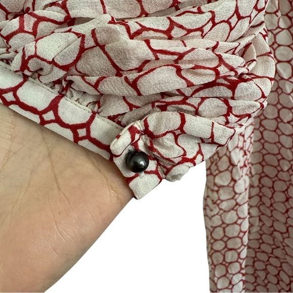 Club Monaco 100% Silk Tunic Blouse Top Sheer 3/4 Sleeve Red Cream Circles 8 - Picture 4 of 8